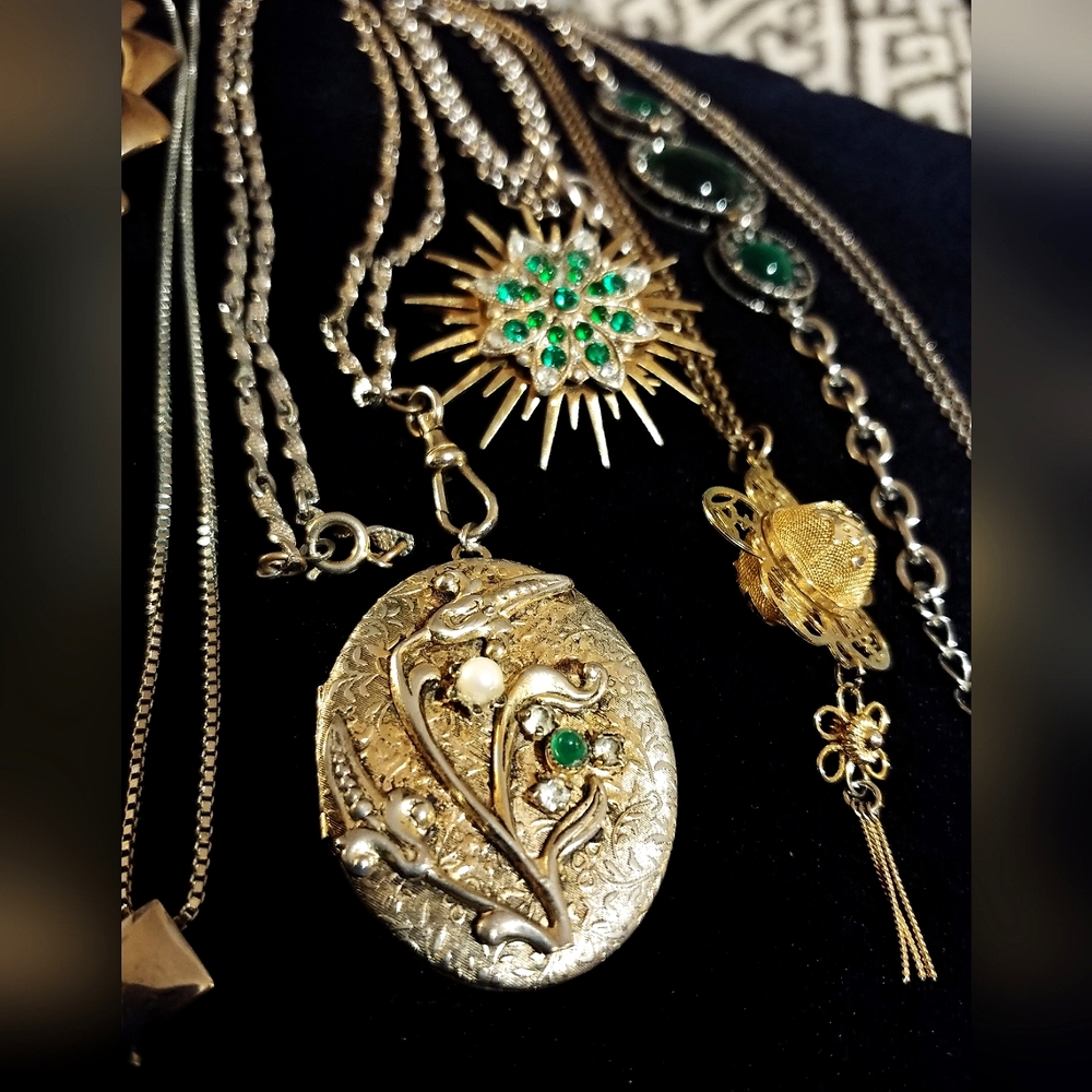 Vintage to Now Jewelry Lot Wear or Harvest Locket Necklaces Bracelets Pins - Picture 7 of 12